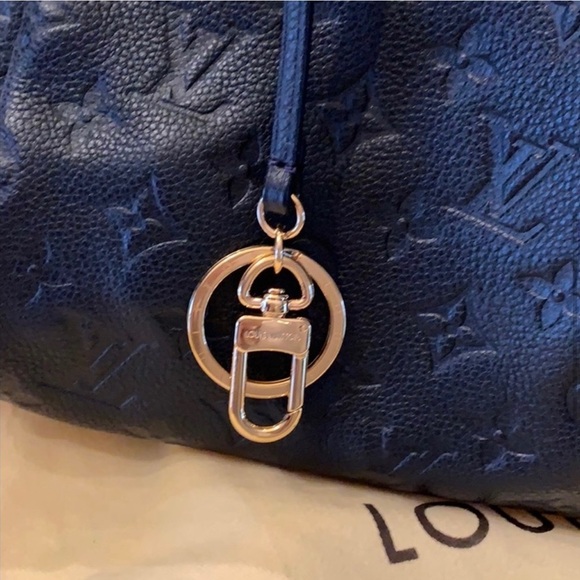 LOUIS VUITTON
Monogram Empreinte Artsy MM Blue - Picture 2 of 11